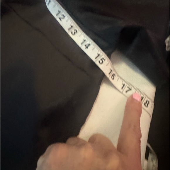 Marca: Isaacmizrahilive, blusa plus, color negro, talla26W - Picture 6 of 12